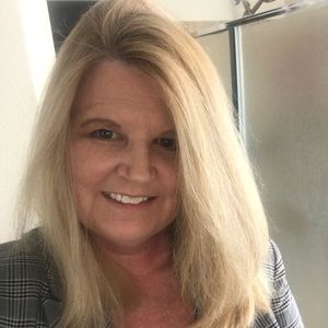 Meet your Posher, Leslie